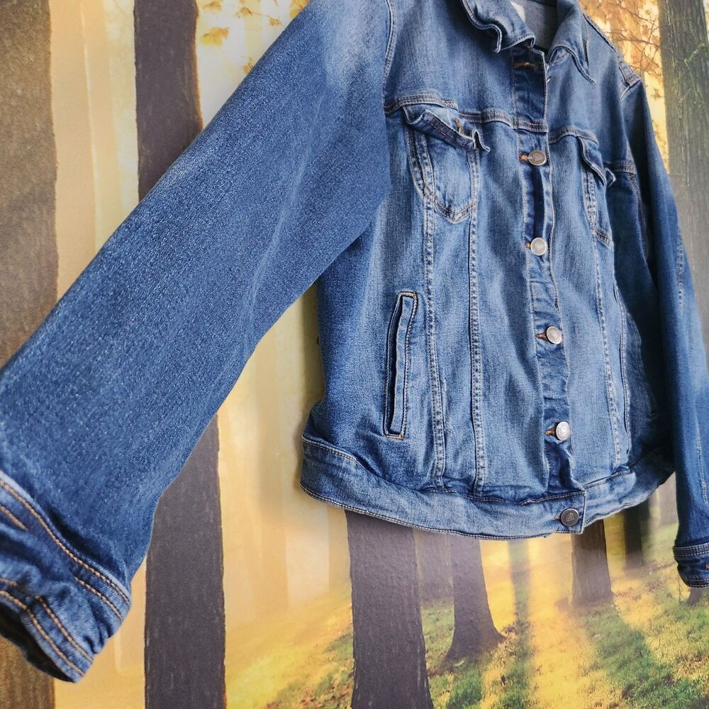 Torrid Women's Denim Jacket Plus Size 2 Medium Wash Stretch Long Sleeve Trucker - Picture 4 of 12